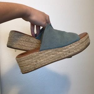 Perfect espadrille sandals!